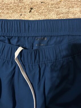 Hollister Men's Navy Blue Elastic Waist Swim Trunks with White Drawstring